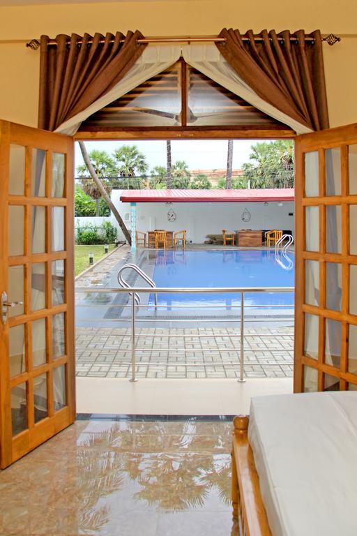 Bluewater Beach Resort Trincomalee Habitación foto
